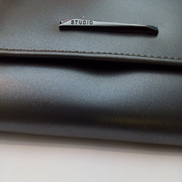 Studio Dark Gray Wallet - Picture 3 of 9